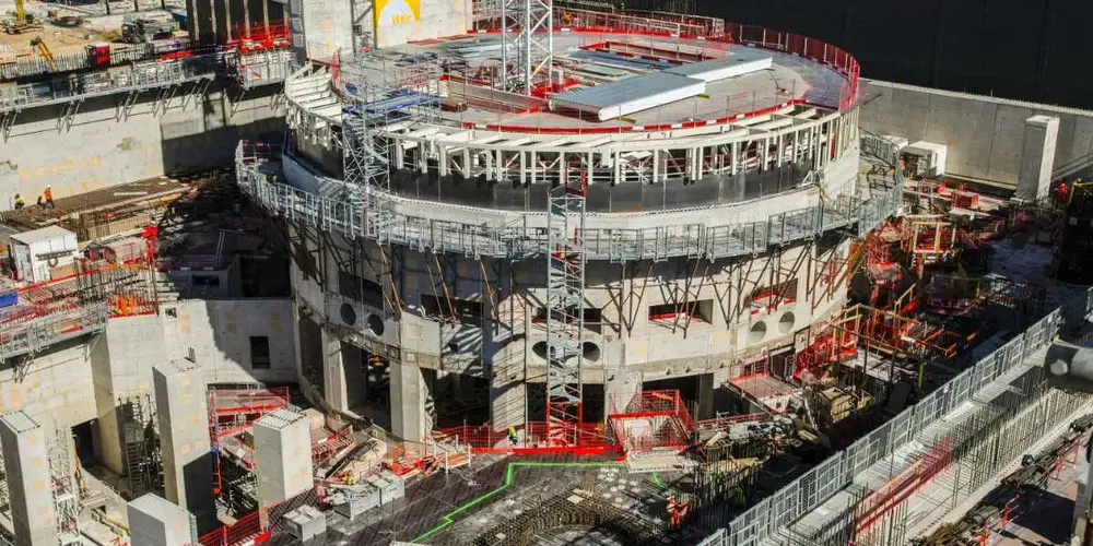 Construcción de ITER en Cadaracha (Francia). El reactor de fusión nuclear experimental más grande de la historia.